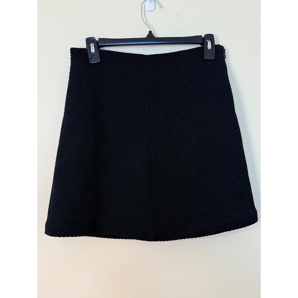 Kendall + Kylie Black Chevron Ribbed A-Line Mini Skirt Size Medium